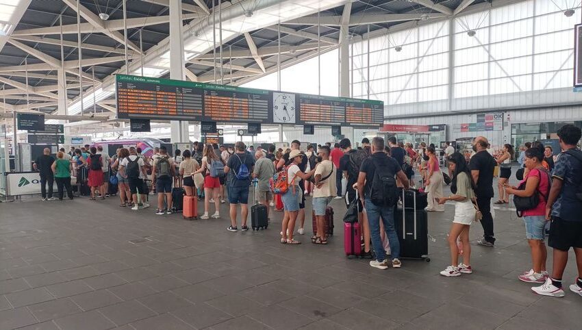  Retards en Rodalies, Mitja i Llarga Distància a València per una incidència tècnica en el sistema d’electrificació