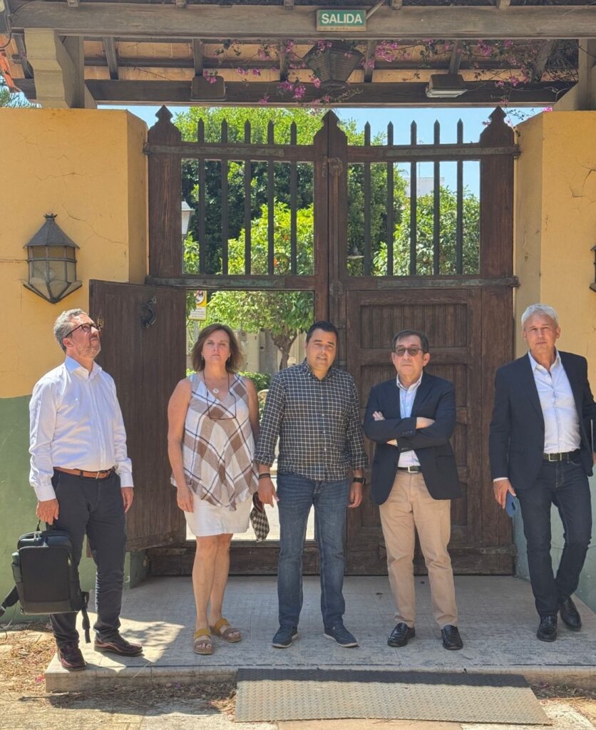 La Generalitat i l’Ajuntament de Rocafort acorden la utilització conjunta de Villa Amparo per a usos culturals