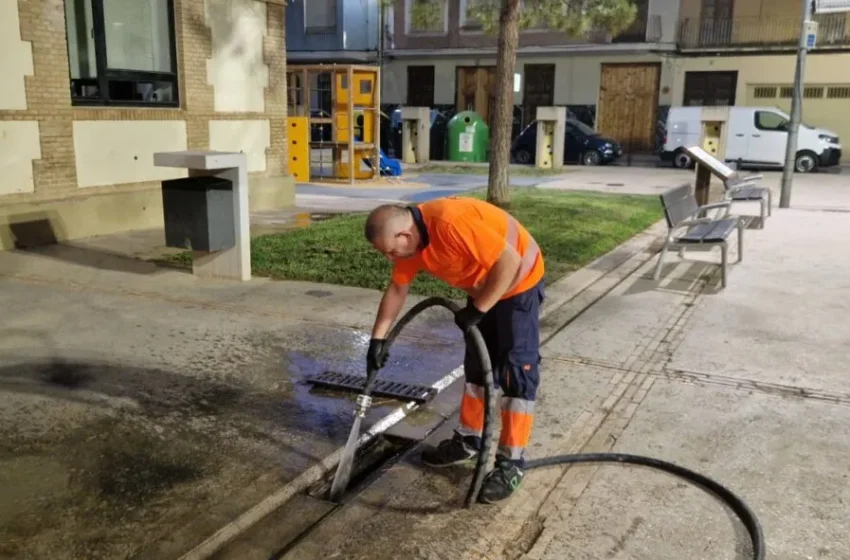  Massanassa reforça la neteja d’embornals després de la DANA i davant l’arribada de pluges tardorenques