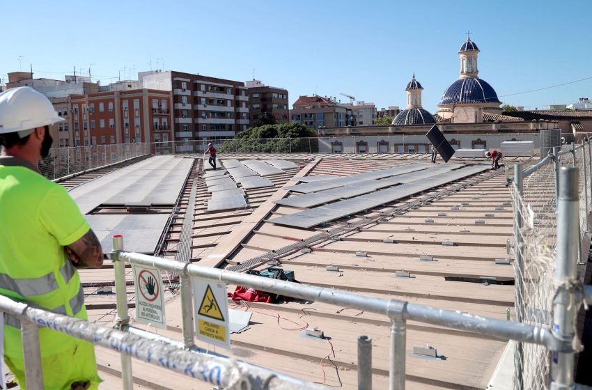  València inicia les obres de reparació de la coberta del mercat de Jesús per a acabar amb les filtracions d’aigua