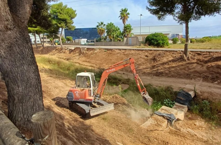  Beniparrell avança en la neteja del barranc de Picassent al seu pas pel municipi