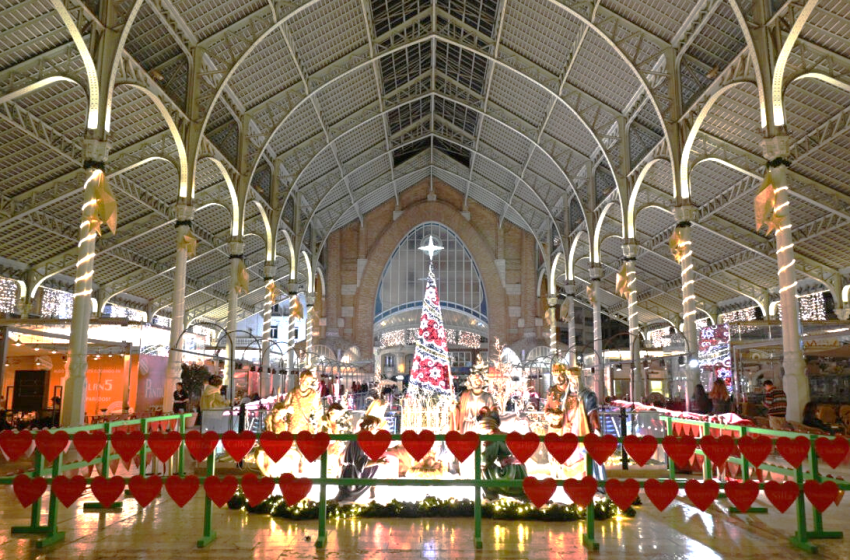  El Mercat de Colón de València estrena  l’ornamentació de Nadal i la il·luminació festiva