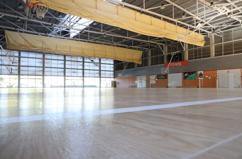  El pavelló esportiu de Catarroja renova el seu paviment gràcies a la col·laboració entre l’Ajuntament i la Fundació Barça