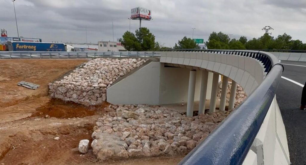 Reobert el pont d’accés a Bonaire reconstruït després de les riuades