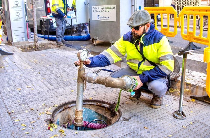  EMIVASA enceta a Benimaclet la neteja preventiva de la xarxa d’aigua potable de València
