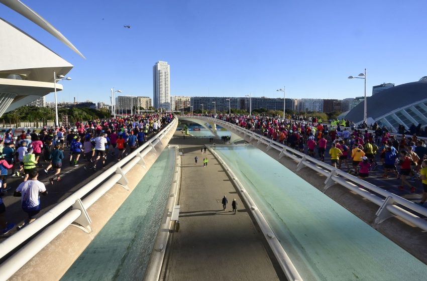  Més de 1700 tanques reforcen la seguretat i ordenen la celebració de la Marató de València