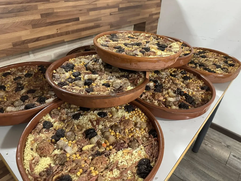 La Falla de la Plaça consolida el Dia del Rossejat Torrentí com a tradició en el mes de gener