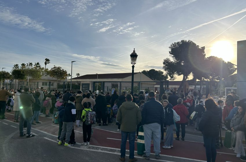  Rafelbunyol reubica amb normalitat 342 alumnes del CEIP Els Germanells després de detectar-se esquerdes