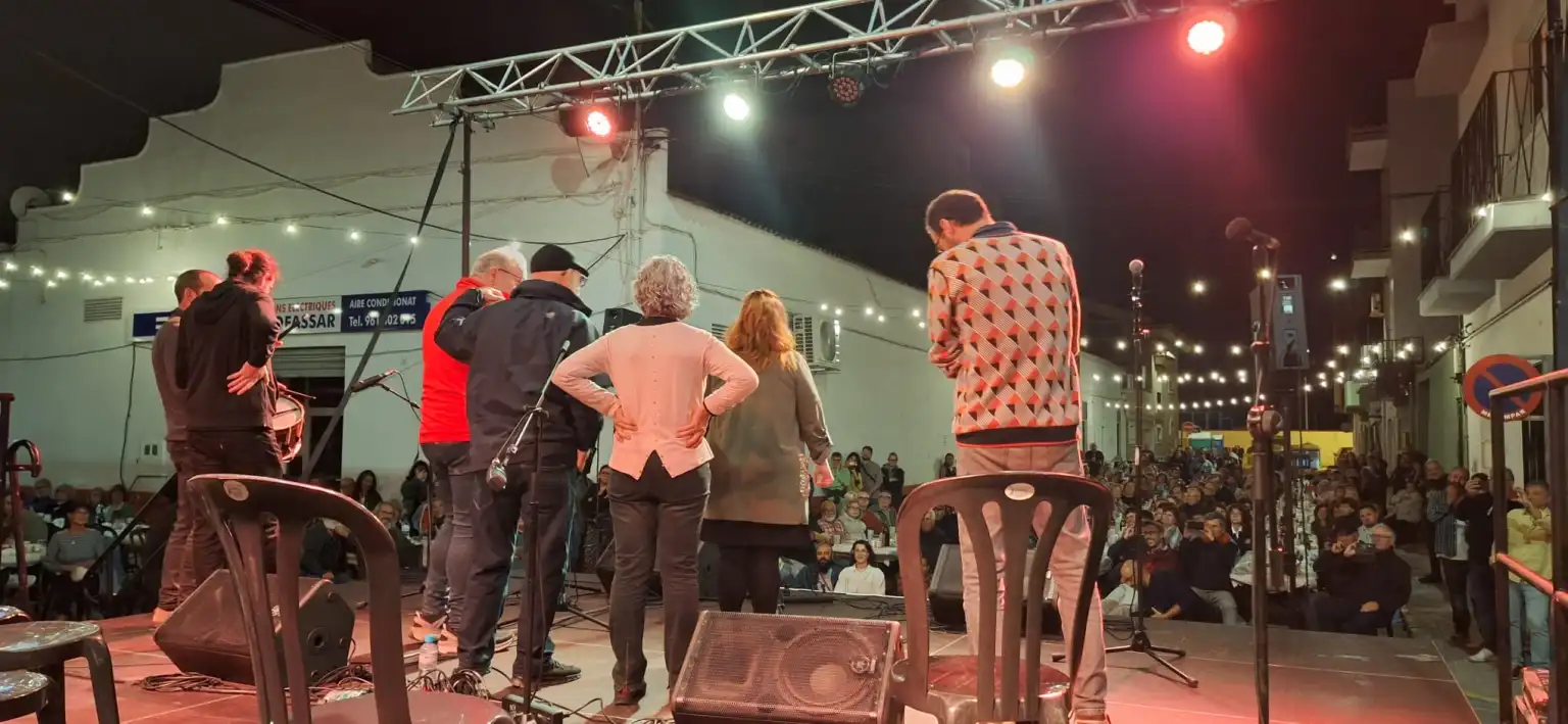 Massalfassar posa en valor la tradició de la poesia oral improvisada en l’àmbit del cant valencià