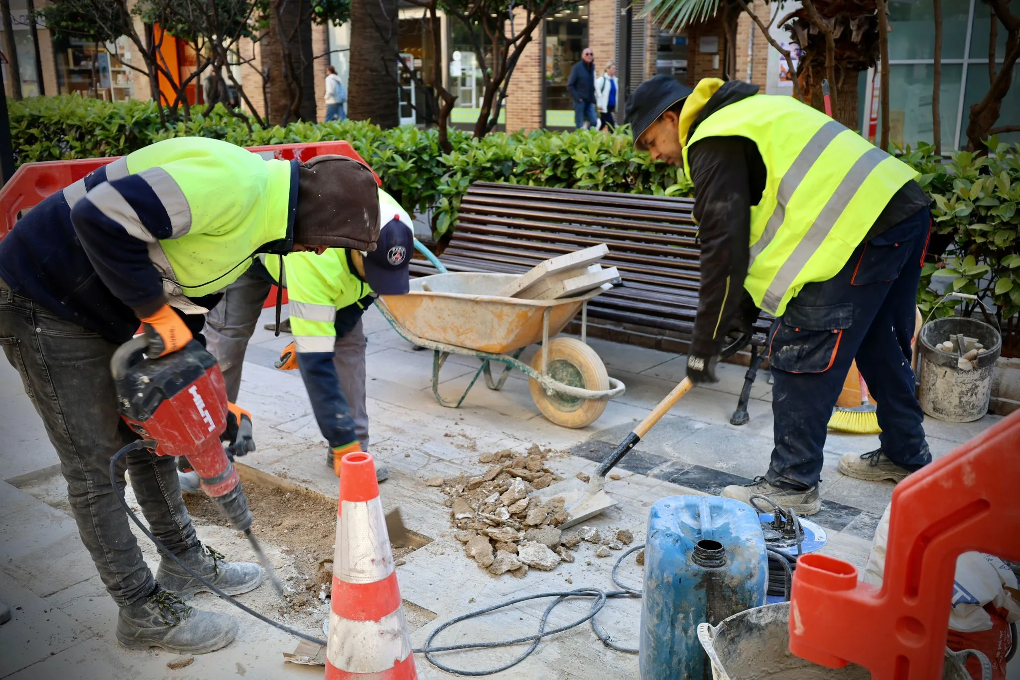 obres avinguda al vedat de Torrent