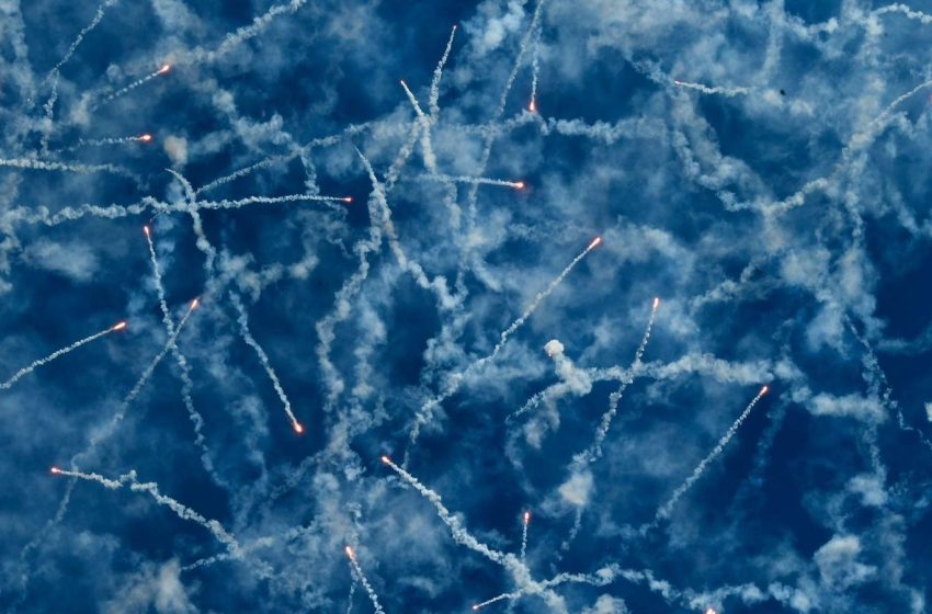  La Pirotècnia Alto Palancia desplega “Pura Intensitat” a la plaça de l’Ajuntament de València