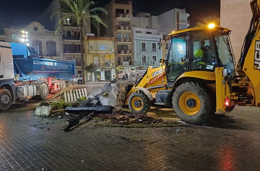  Més de 168 tones de cendres i restes retirades en una sola nit després de la cremà de les falles de Torrent