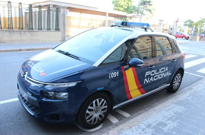  Detingut a València per ocupar un treballador sense contracte en una obra i amenaçar a un client