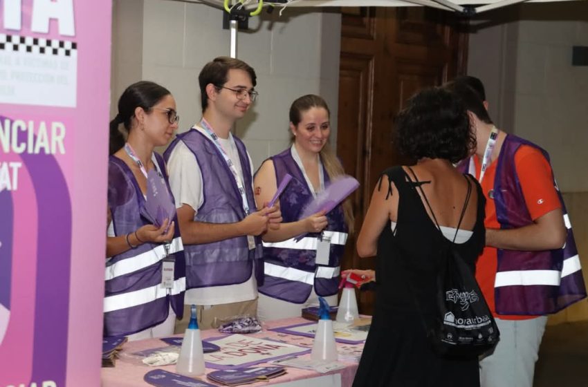  Torrent reforça la prevenció de la violència sexista durant les falles amb la instal·lació de punts violeta