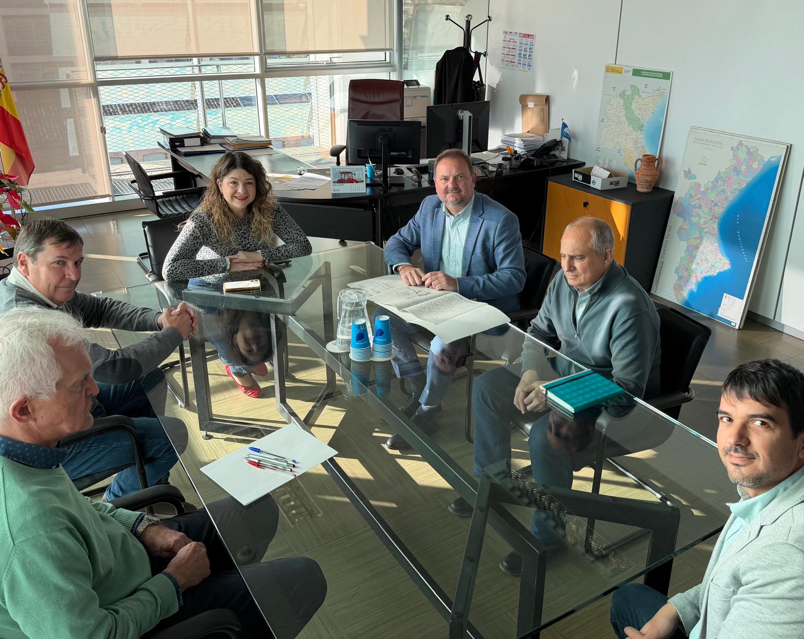 L’alcalde de Silla es reuneix amb la directora general de l’Aigua per a seguir l’avanç del projecte d’ampliació del barranc de Tafarra
