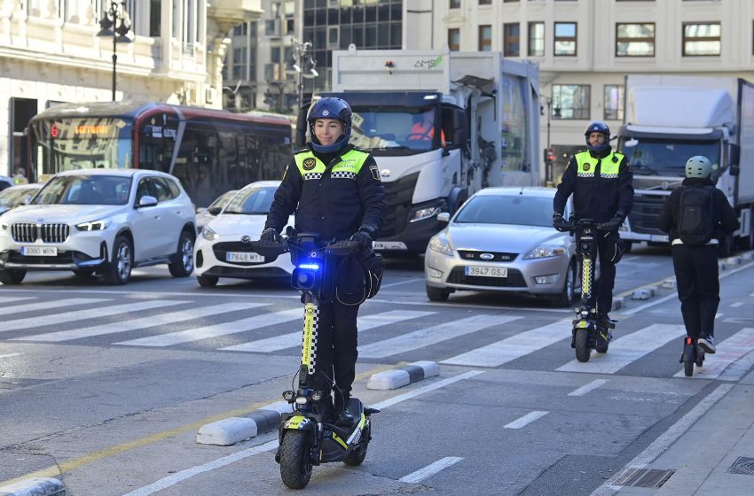  València llança una oferta d’ocupació de 376 places, un terç d’elles per a agent de Policia Local