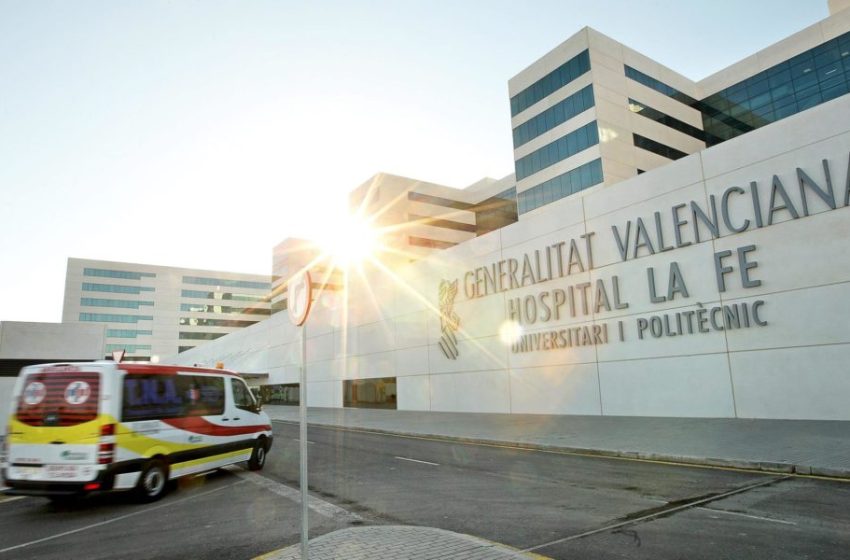  Ferit greu un camioner de 29 anys després de patir un accident en l’entrada a la platja de Pinedo