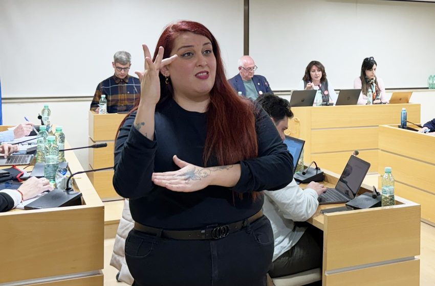  Paiporta millora l’accessibilitat en els servicis d’atenció ciutadana amb un canal en llengua de signes