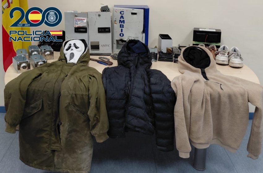  La Policía Nacional arresta a un home acusat de 15 robatoris amb força en comerços de València