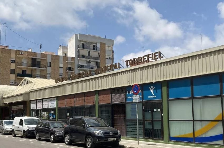  Les obres de millora de l’eficiència energètica del Mercat de Torrefiel mampendran el mes de juny