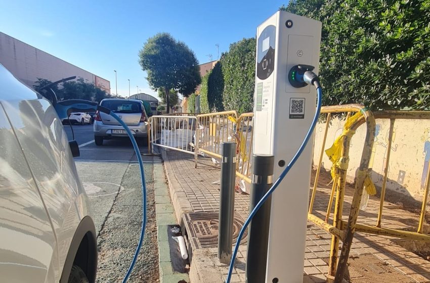  Foios reforça la seua aposta per la mobilitat elèctrica amb el quart punt de càrrega públic
