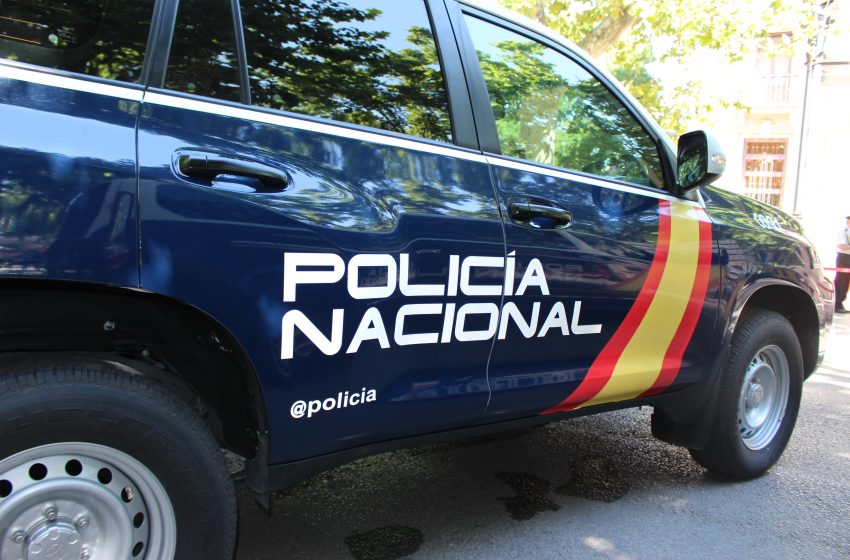  Detenen a un home de 62 anys per intentar atracar amb un ganivet en una farmàcia de València
