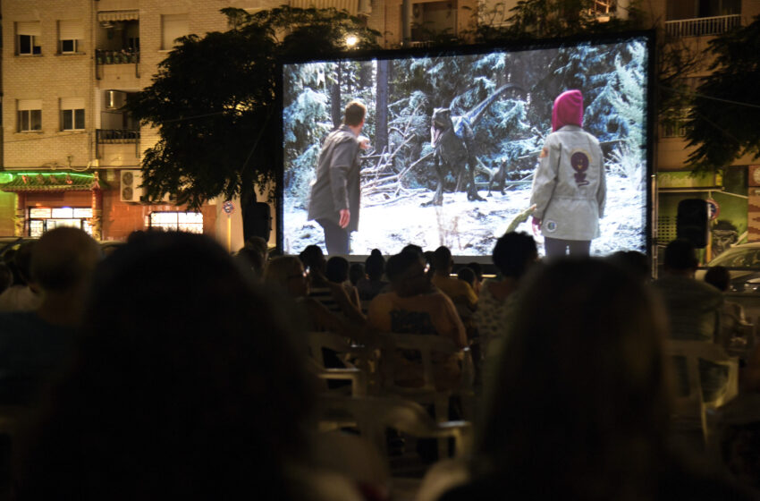  Paiporta posa en marxa el Cinema a la Fresca gratuït tots els divendres en la plaça 3 d’Abril