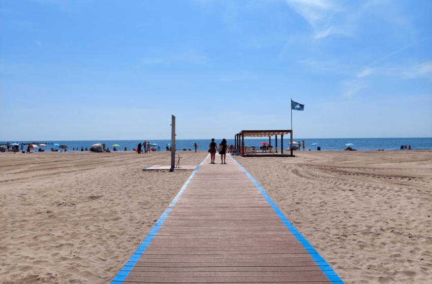  Arranca la temporada de bany a les platges de La Pobla de Farnals amb millores en accessibilitat i protecció ambiental