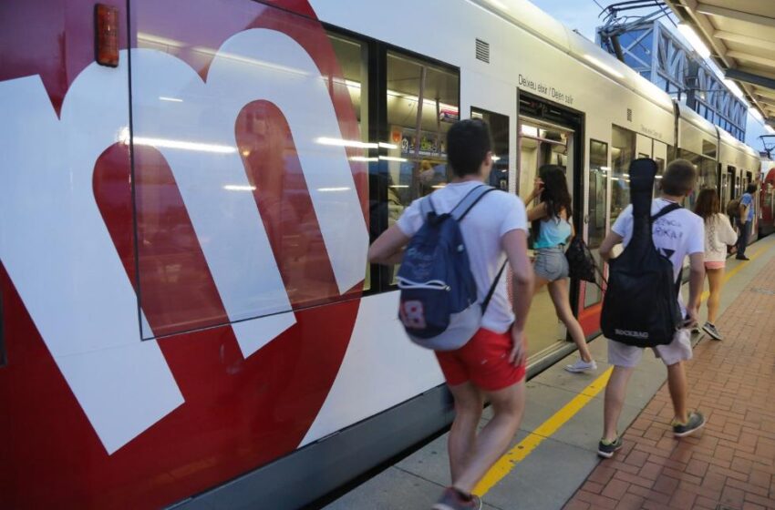 Metrovalencia circularà de manera ininterrompuda la nit de Sant Joan per a facilitar desplaçaments a les platges