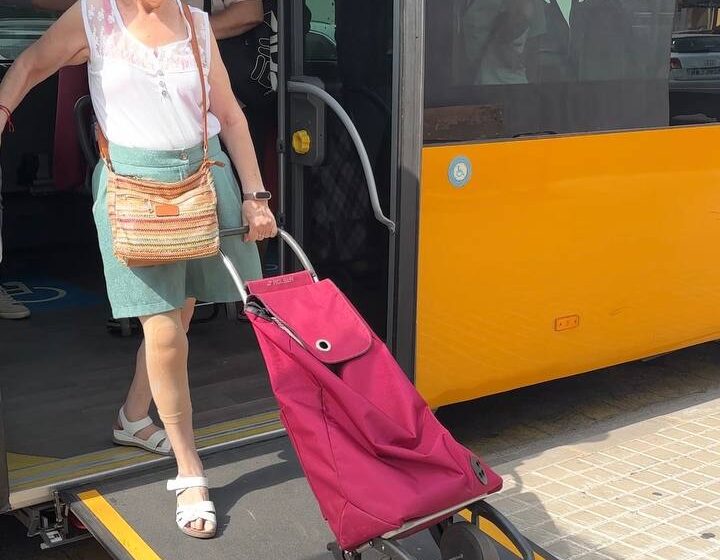  Massamagrell estrena un nou autobús urbà amb càmeres de seguretat i rampa accessible