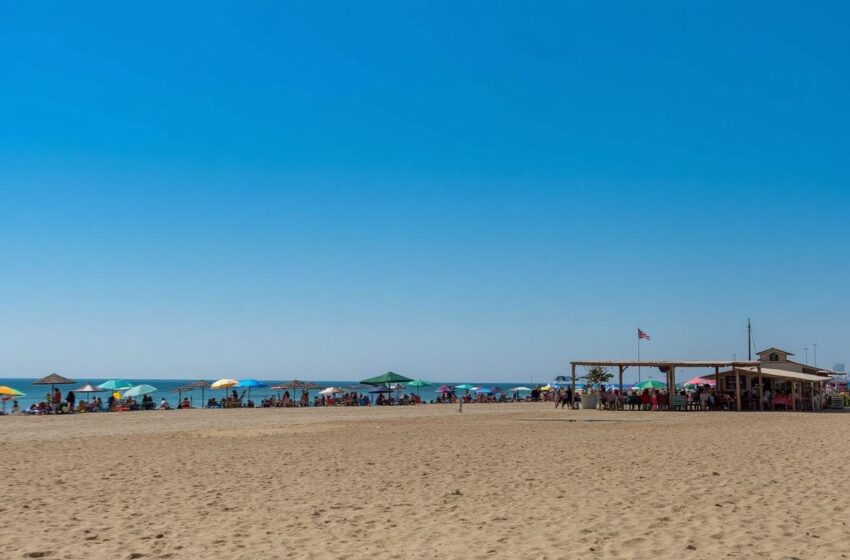  Tanquen temporalment al bany la platja de Massamagrell per un episodi de contaminació de l’aigua