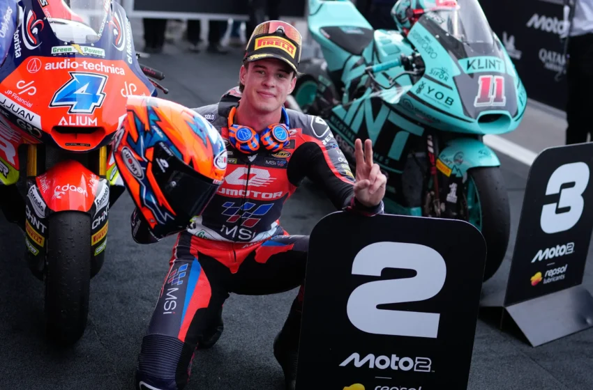  Doblet valencià al podi de Silverstone amb Iván Ortolá segon i Álex Escrig tercer en Moto2