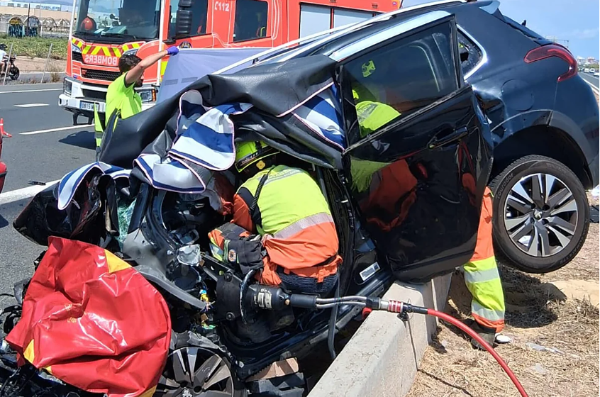  Un mort i dos ferits en un xoc frontal per un vehicle en sentit contrari pel carril Bus-VAO de la V-21 a Foios