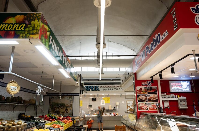  València reforça el comerç de proximitat amb la renovació energètica del Mercat de Rojas Clemente