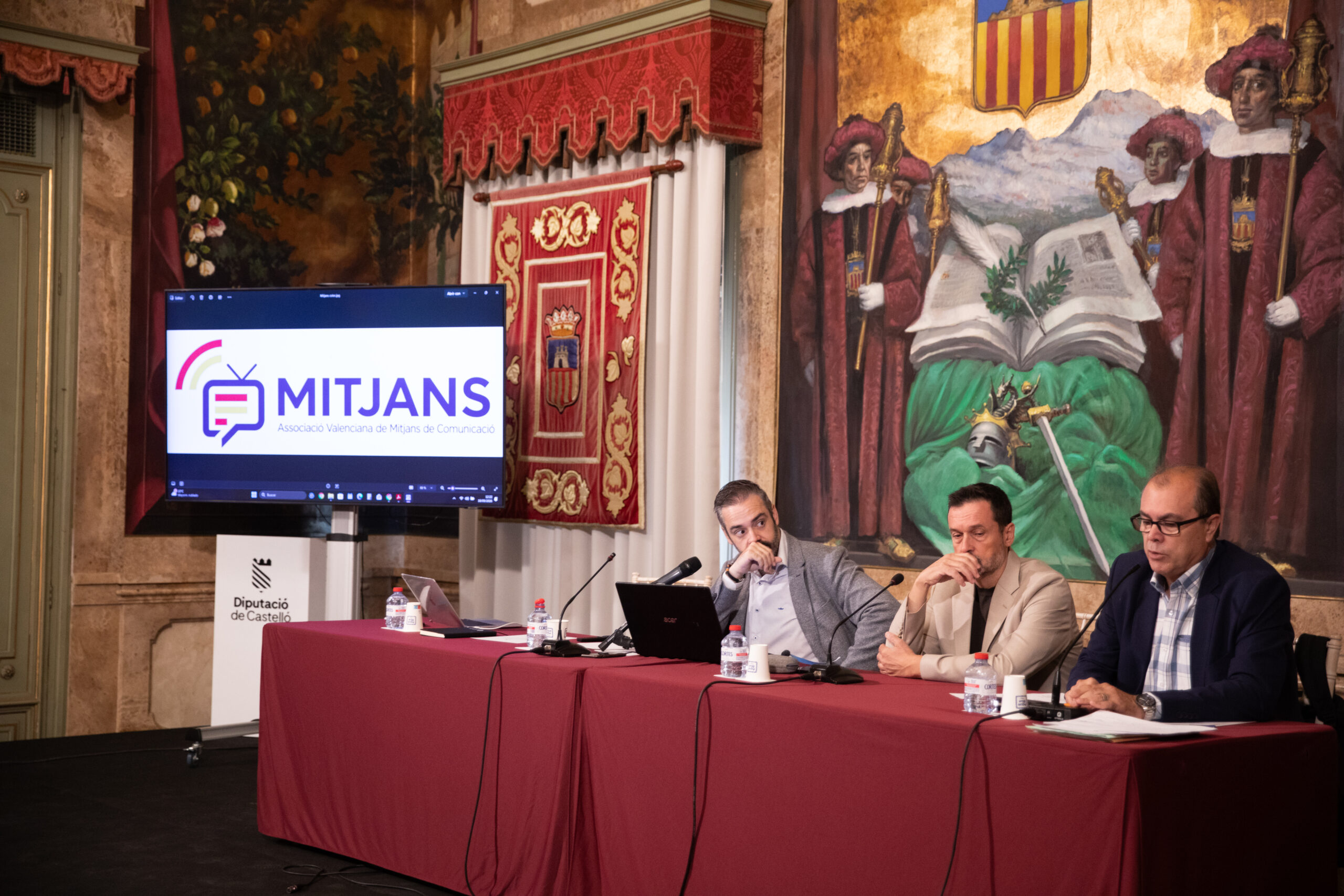 AMDComVal es convertix en MITJANS
