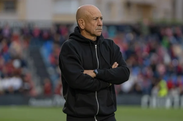 Claudio Barragan entrenador del CD Eldense