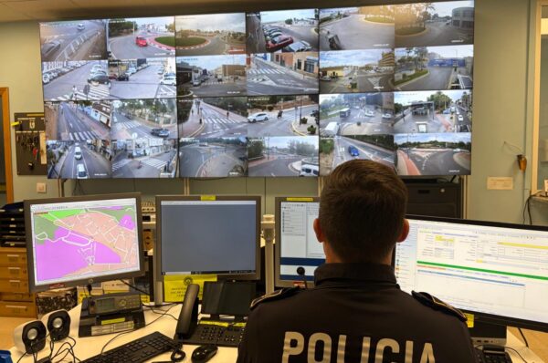 POLICIA PANTALLAS manises