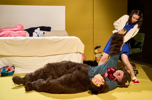 Tristesa i alegria en la vida de les girafes en el Teatre Rialto