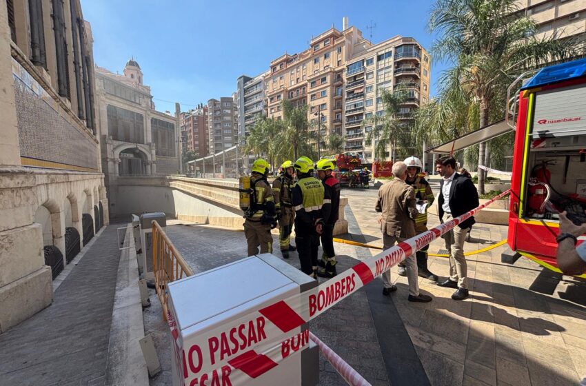  Un incendi en el soterrani obliga a desallotjar el Mercat Central de València