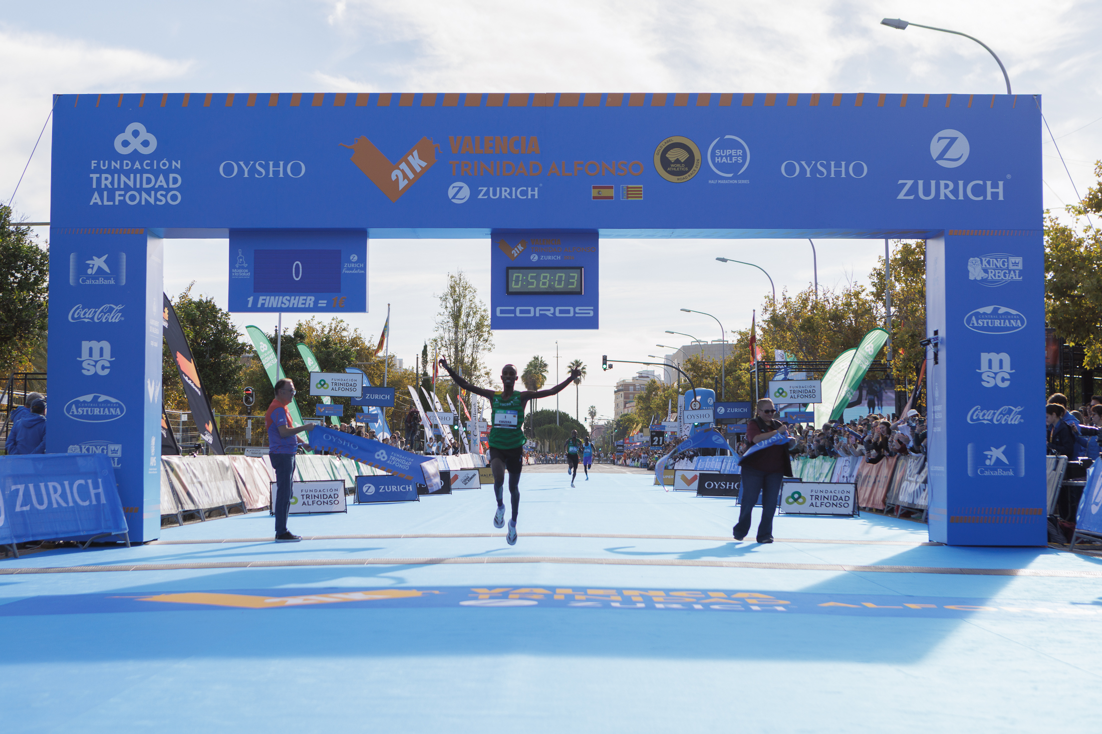 Rodrigue Kwizera guanya la Mitja Marató de València i bat el rècord d'Espanya