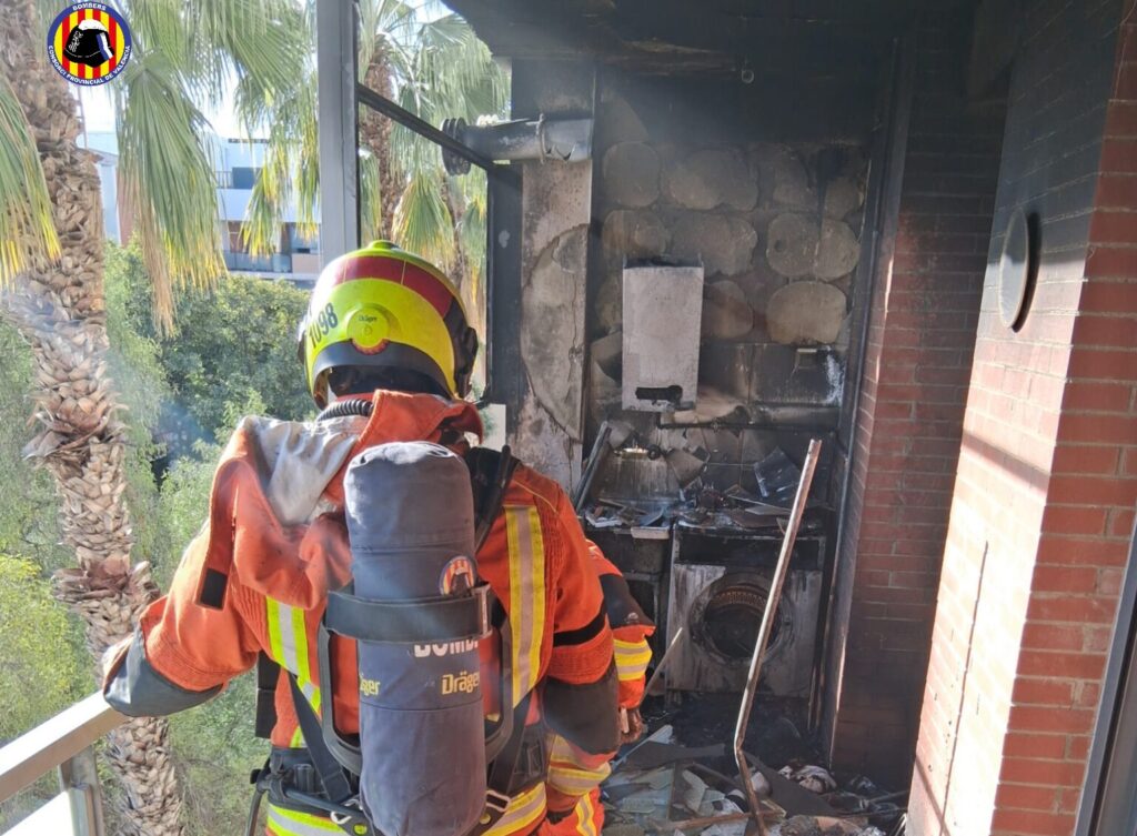 Bomberos-incendio-Benetússer