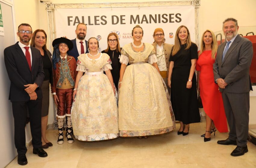  L’Auditori Germanies viu la presentació de les falleres majors de Manises