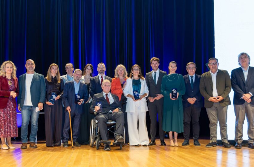  Mitjans reconeix el treball de Salvem les Fotos, Consum, les Fogueres, Rafael Cebrián i Javier Furió en la seua primera gala