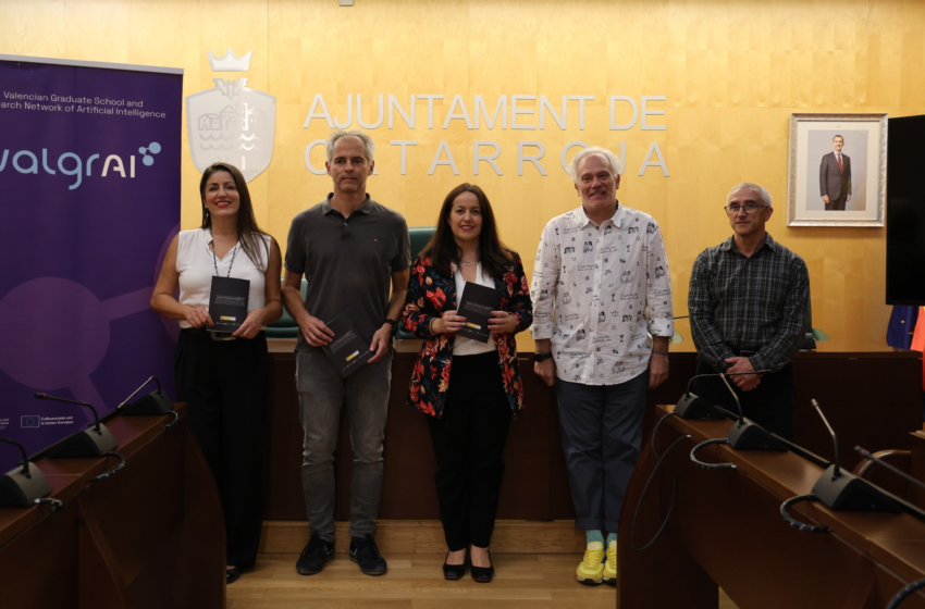  Catarroja acull els resultats de Salvem els Fotos, el projecte amb més de 340.000 fotografies afectades per la DANA