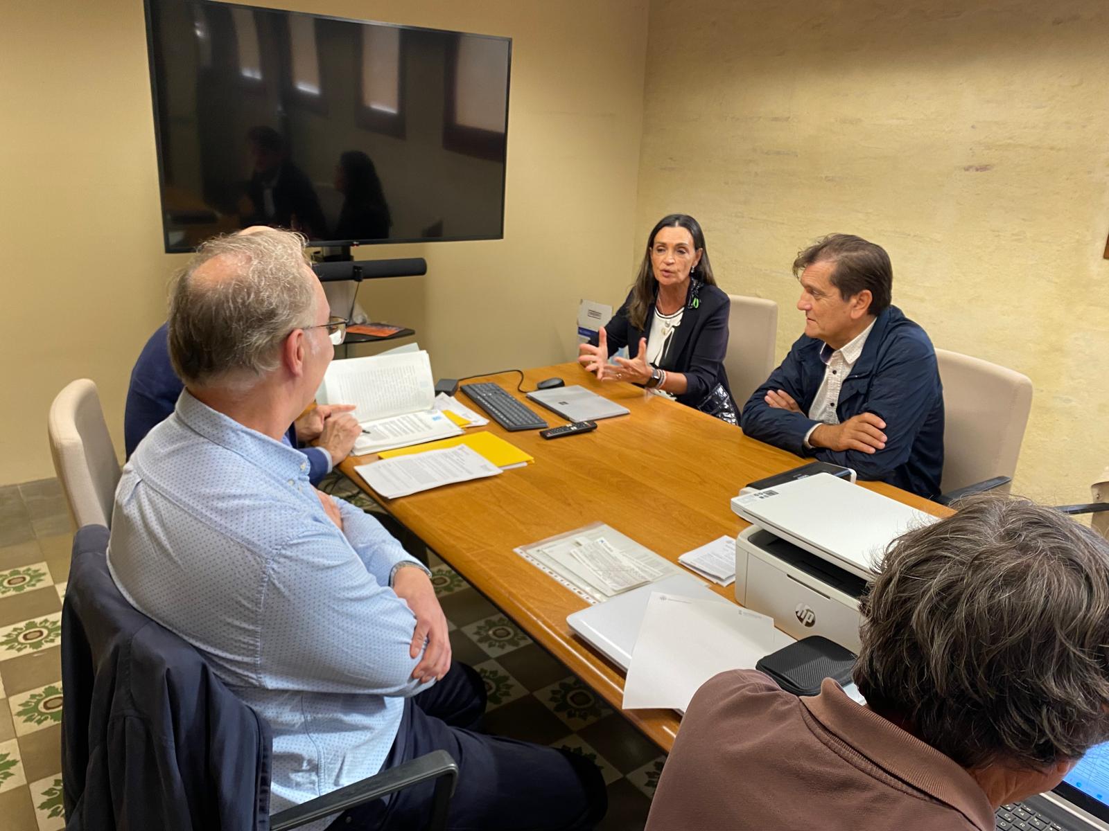 Acord per a l'amplició de l'aparcament de l'Hospital de La Ribera