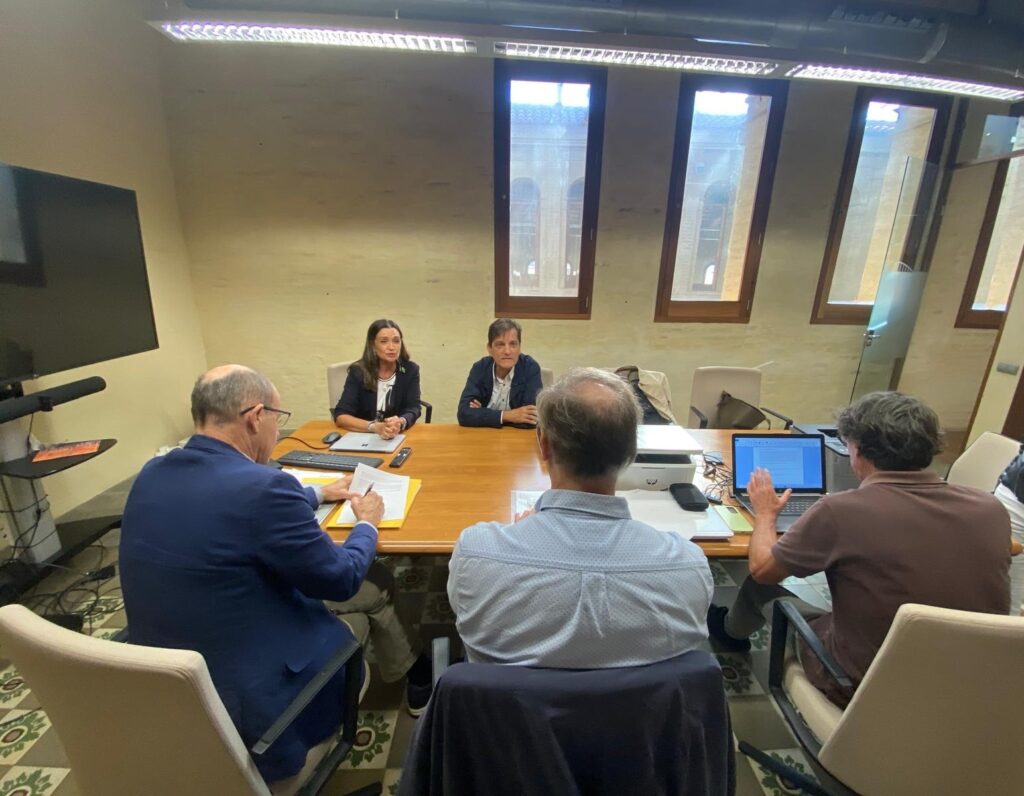 Acord per a l'amplició de l'aparcament de l'Hospital de La Ribera