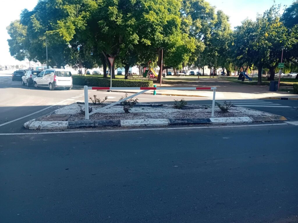 barreras fijas plaza llauradors la pobla de farnals